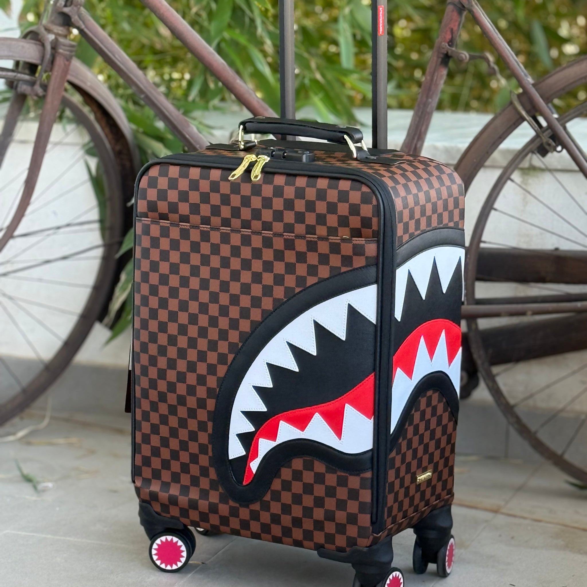 Sprayground trolley shark  910CL270NSZ