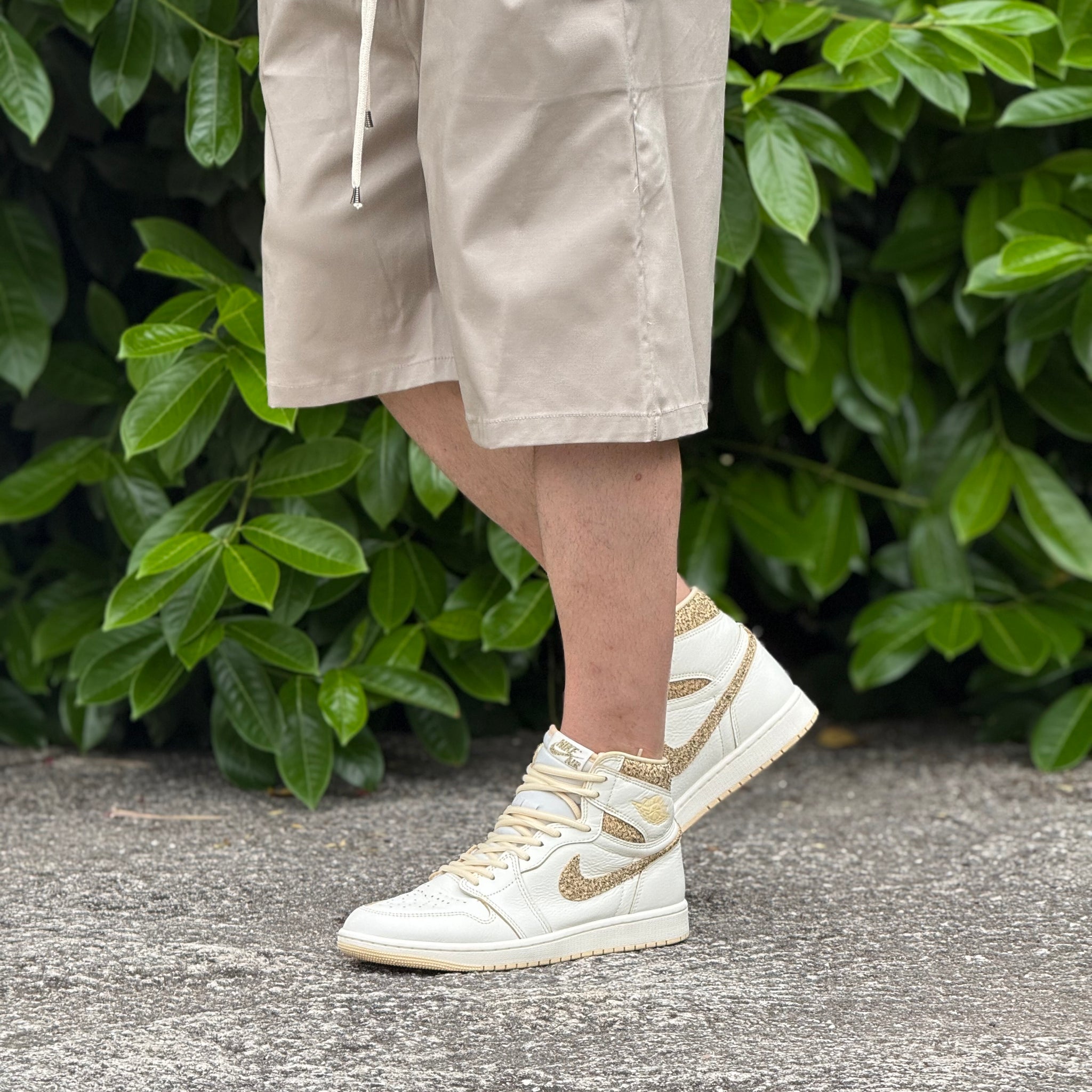 Bermuda Betek Beige New Job Brand