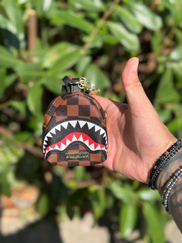 sprayground keychain sawtooth sharks in paris keychain 910k8005nsz marrone