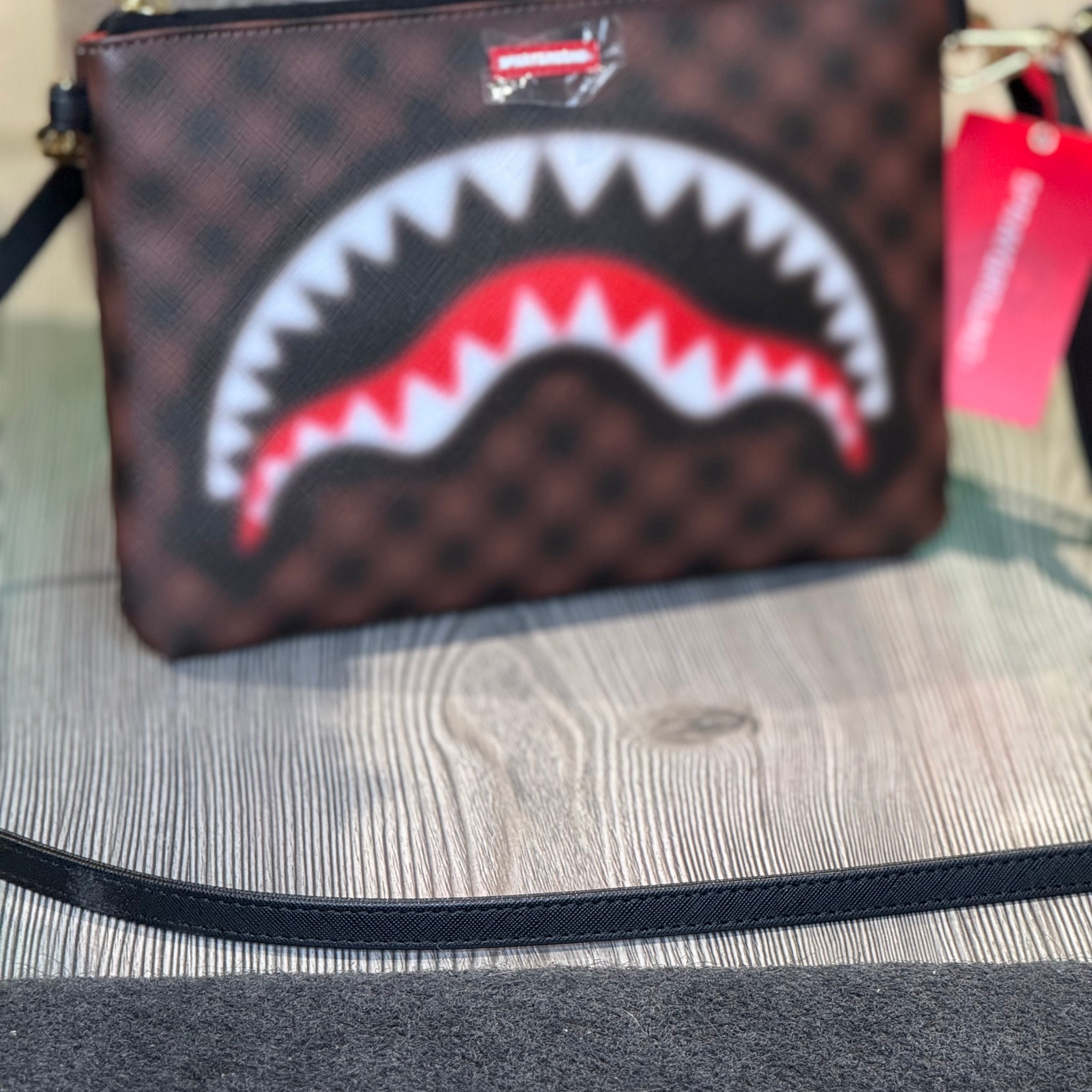 Pochette sprayground sharks