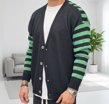 Cardigan oversize nero fasciato in verde New Job Brand