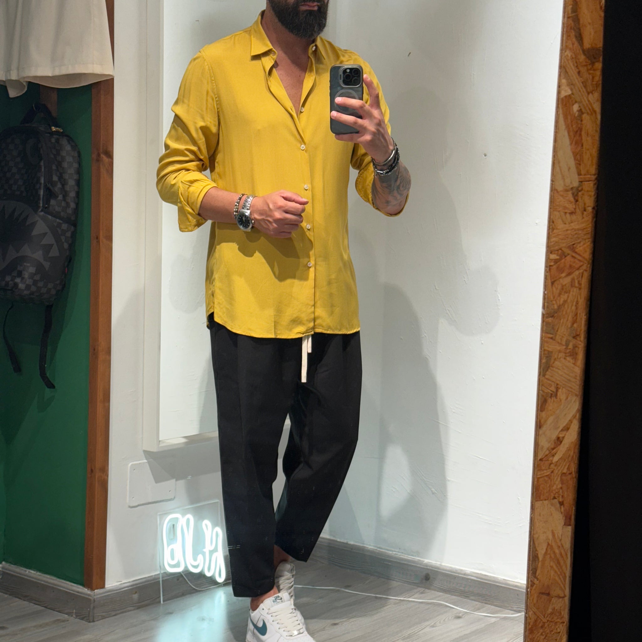 OUTFIT CAMICIA VISCOSA SENAPE+PANTALACCIO DIK NERO