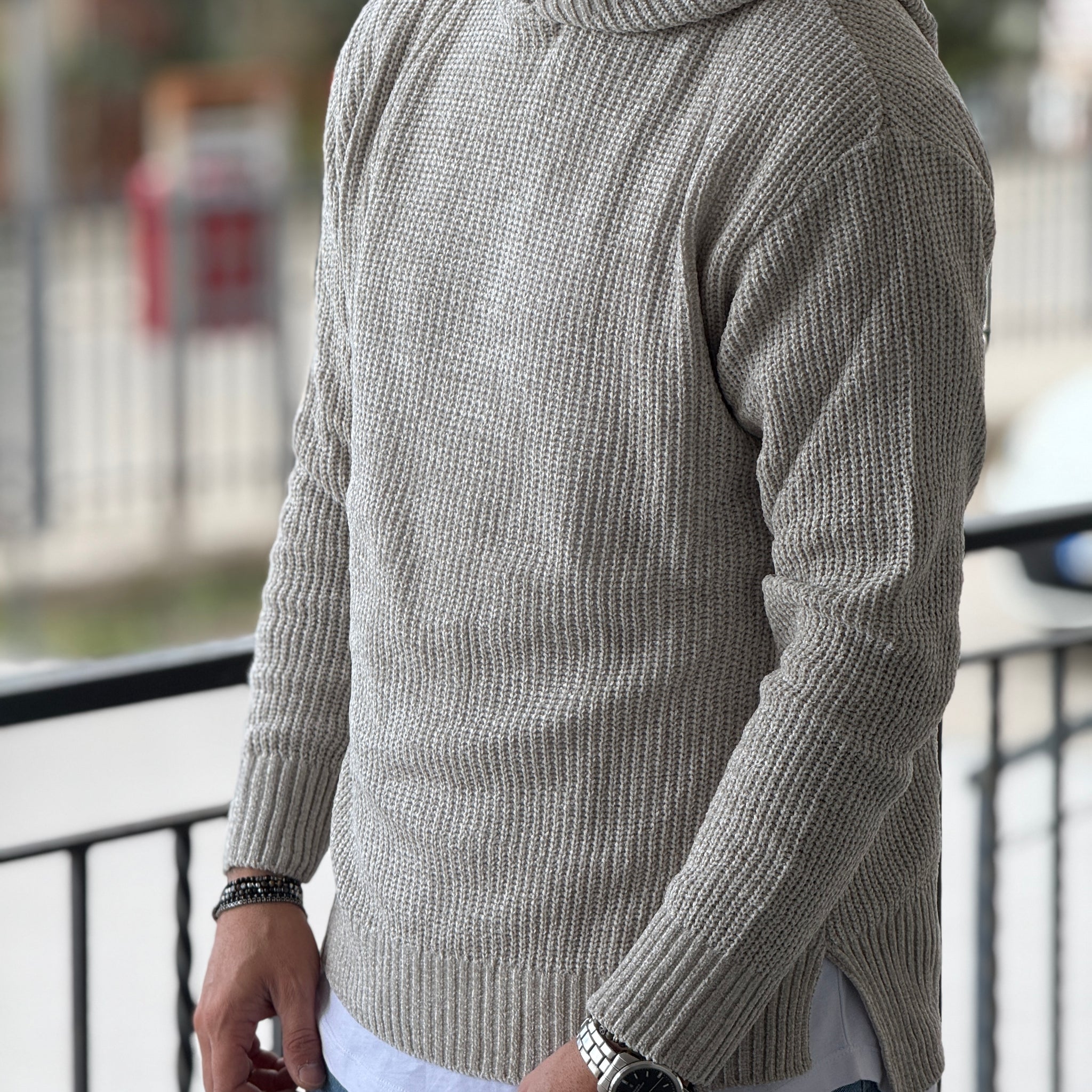 Pullover oversize cappuccio ghiaccio  new job brand
