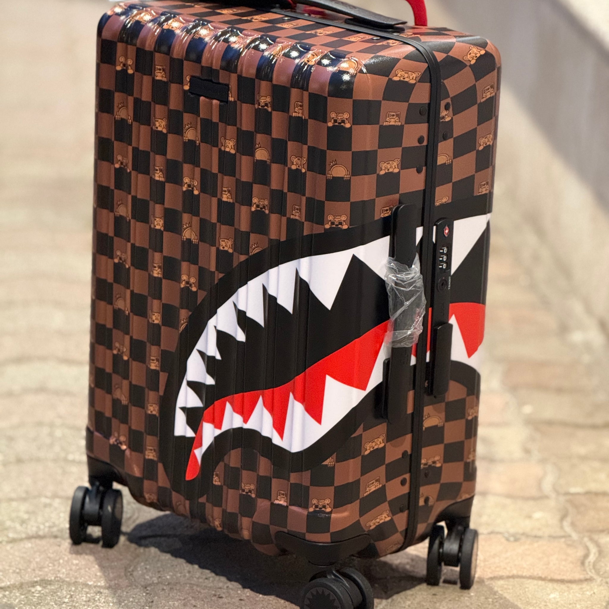 trolley peeking character check carry on luggage 910cl257