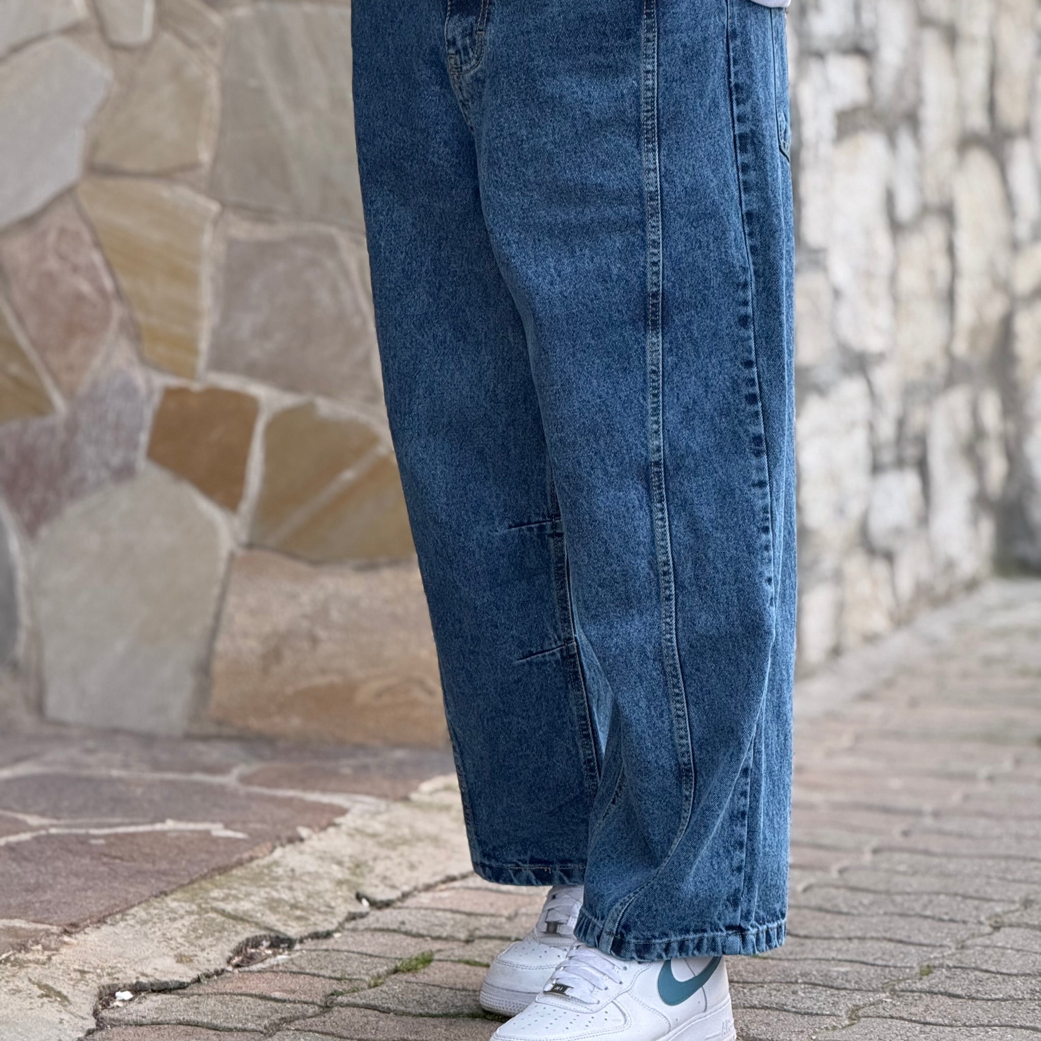 JEANS WILDE OVER NEW JOB BRAND