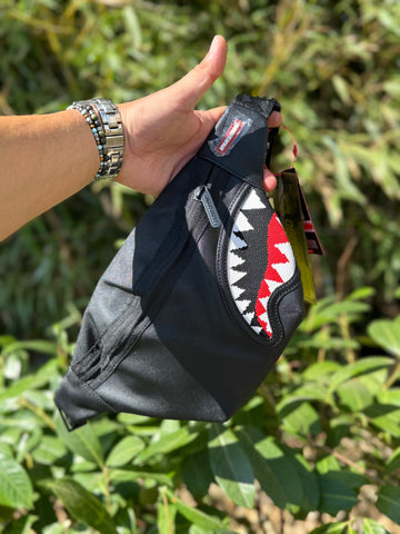 Sprayground
Marsupio "Fly Knit Mouth" Nero con Grafica Ricamata e Cintura Regolabile 910B8030NSZ